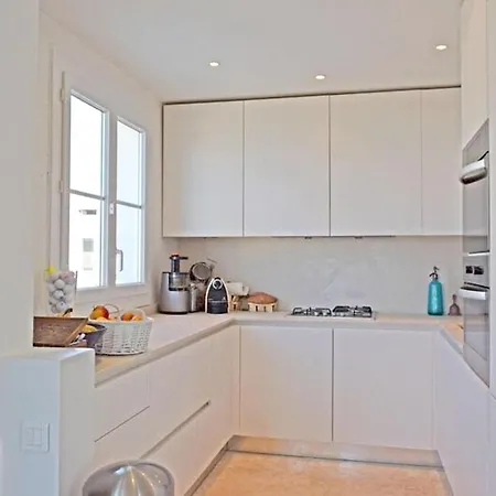 De 2 Chambres A A 50 M De La Plage Avec Vue Sur La Mer Terrasse Et Wifi Appartement *
