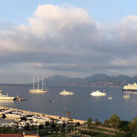 De 2 Chambres A A 50 M De La Plage Avec Vue Sur La Mer Terrasse Et Wifi Appartement *